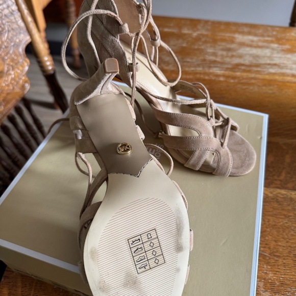 Michael Kors heels - Picture 3 of 5